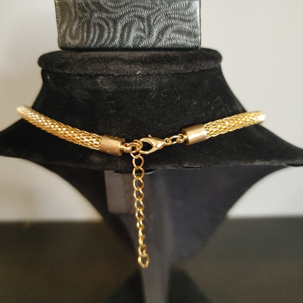 Elegant Gold and Turquoise Necklace Set - Picture 2 of 4